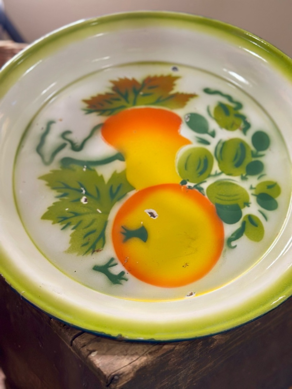 Vintage Fruit Enamelware 14” Tray with Orange and Green Center Motif - Picture 7 of 9